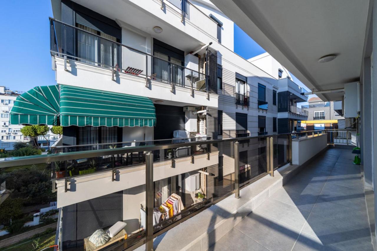 Central Flat With Balcony Near Sea In Muratpasa Appartement Antalya Buitenkant foto